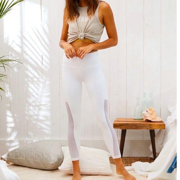 Aerie Women’s Stretch Workout Chill Play Move Mesh Leggings Size Medium Short - Picture 1 of 10